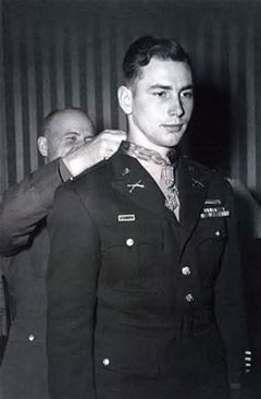 Walter Ehlers receiving the Medal of Honor.